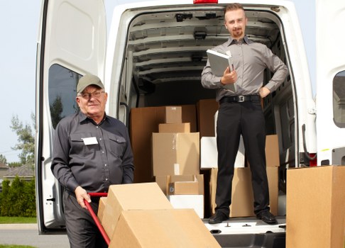 Moving truck service for residential streets in Highbury